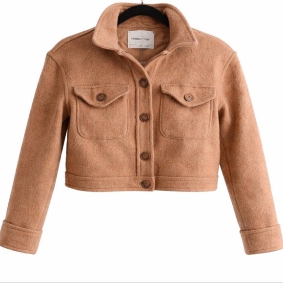 Wilfred Free | Lux Cropped Wool Button Down Jacket - Picture 4 of 6